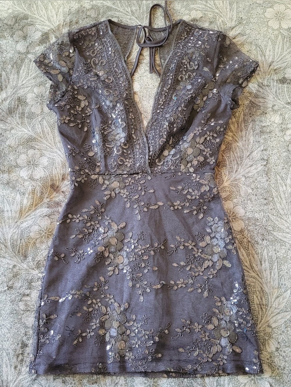 Lucy In The Sky | Black Lani Sequin Plunge Lace Dress